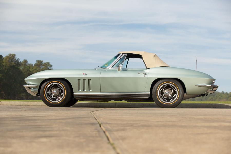  Chevrolet Corvette Stingray 327 Convertible 1966 года  (фото 4 из 9)